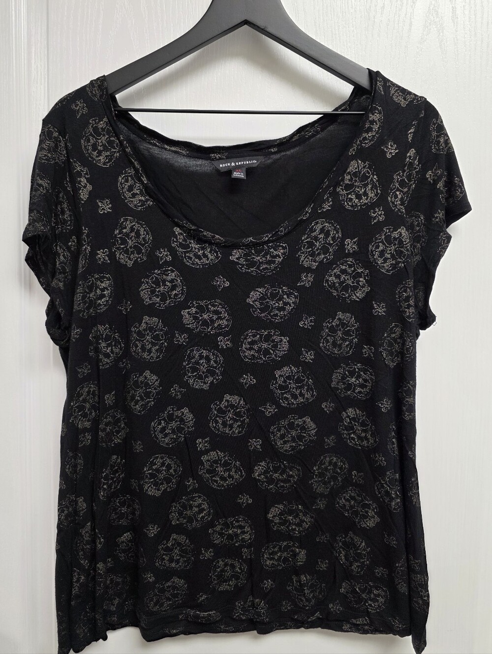 Rock And Republic Black Skull Shirt Size XL